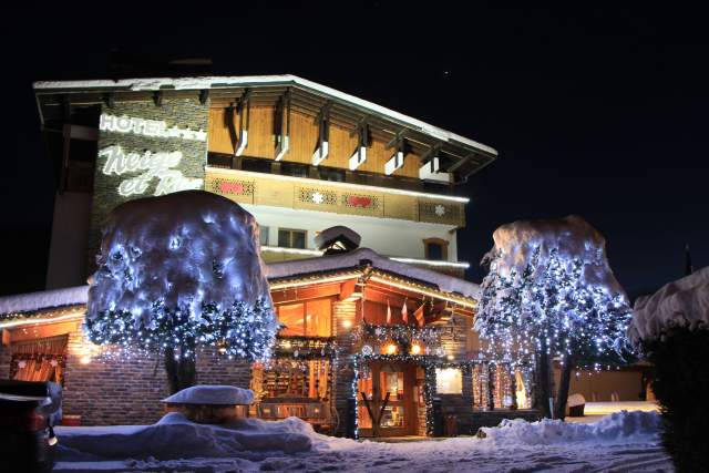 Hôtel 4 étoiles Samoëns · Neige et Roc Samoëns · Extérieur