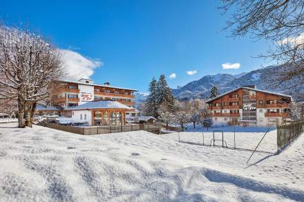 Neige et Roc Samoëns · Hôtel Spa Haute-Savoie · Accueil | Extérieur